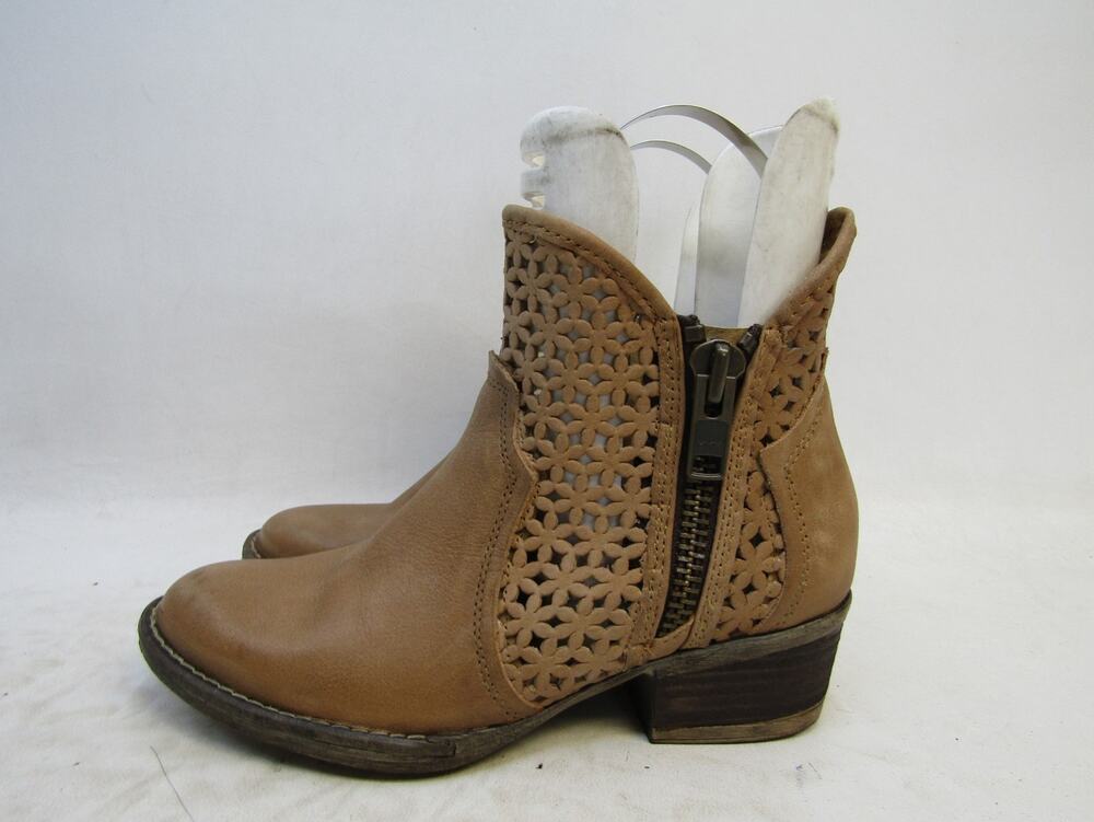 Circle G Womens Size 6.5 M Brown Leather Ankle Fashion Boots Bootie